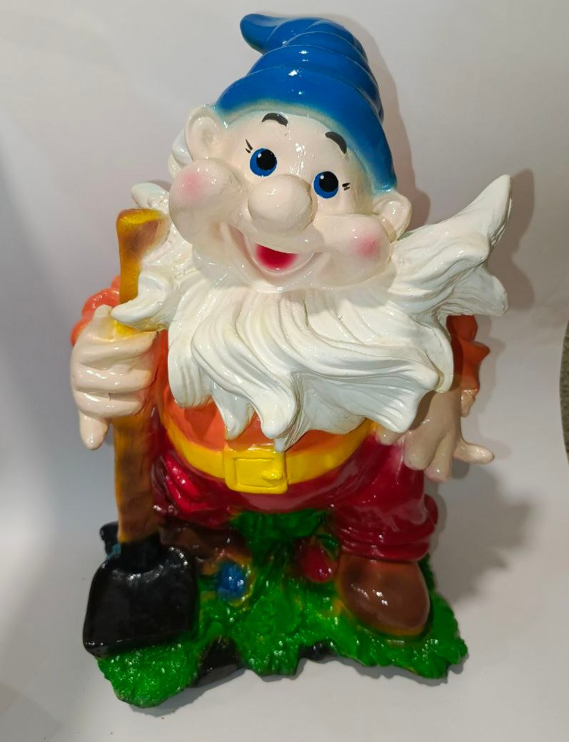 Гном с киркой (h=48*33*25см)